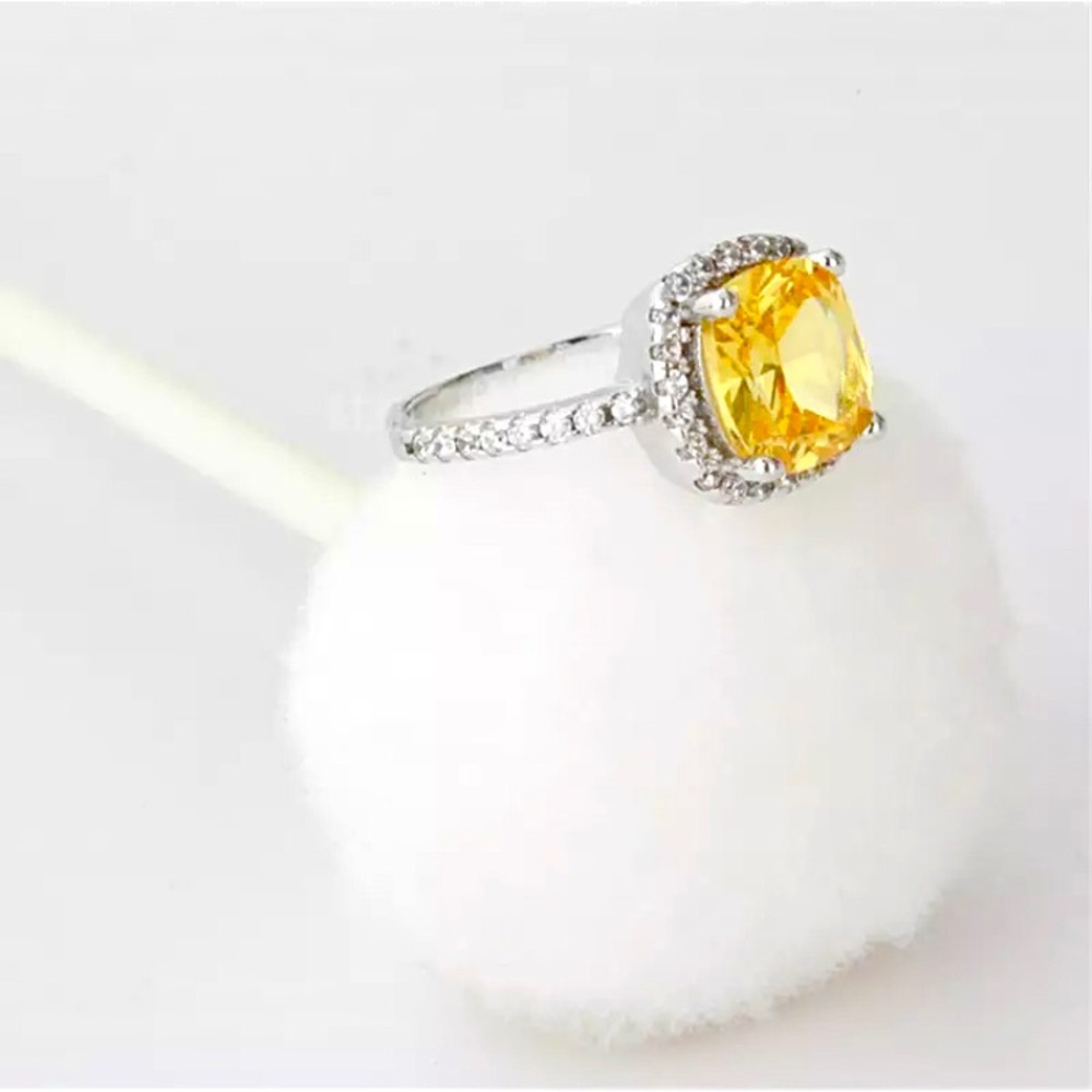 Brilliant Yellow Gold Topaz Diamond Statement Ring - Picture 2 of 7
